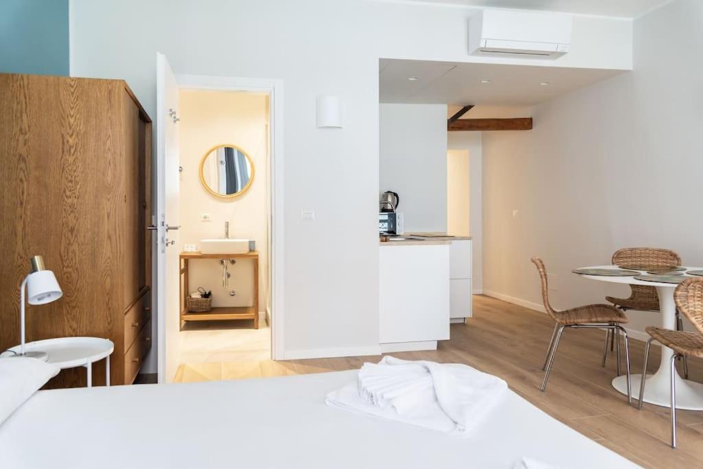 Youhosty - Ticinese Suite 1 Milano Exterior foto