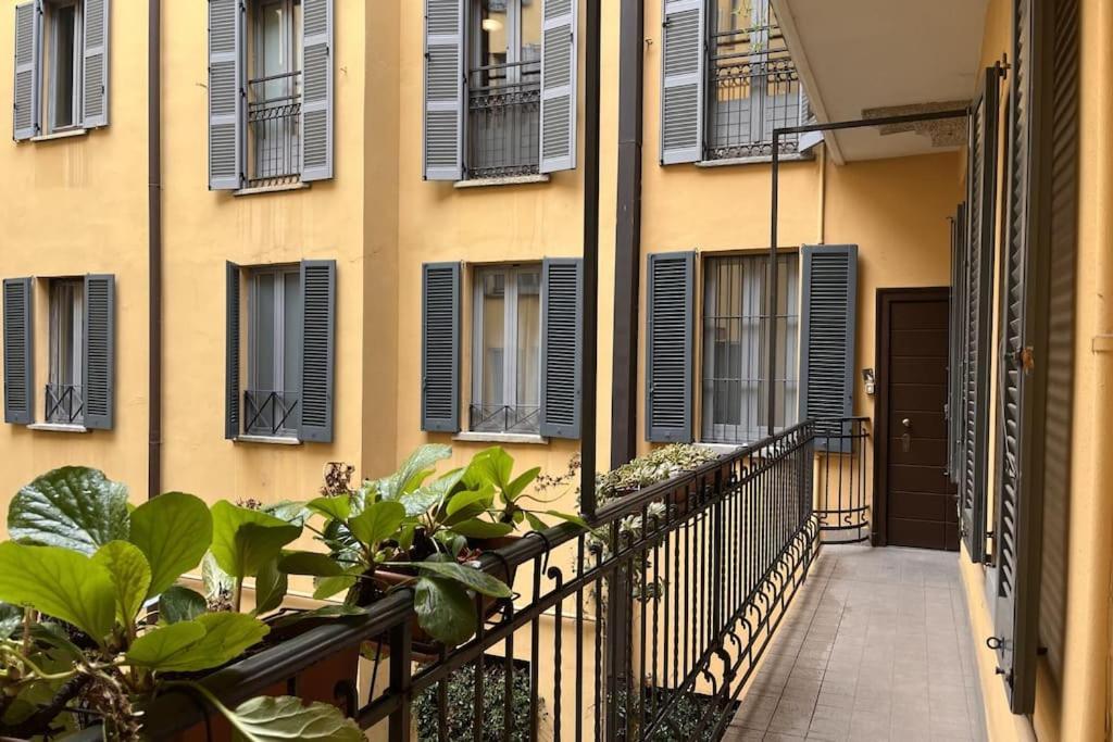 Youhosty - Ticinese Suite 1 Milano Exterior foto
